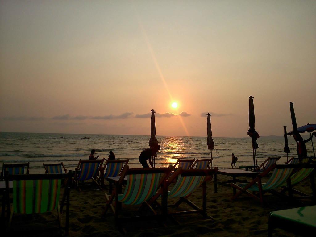 Jomtien Sunset Guesthouse Exterior foto